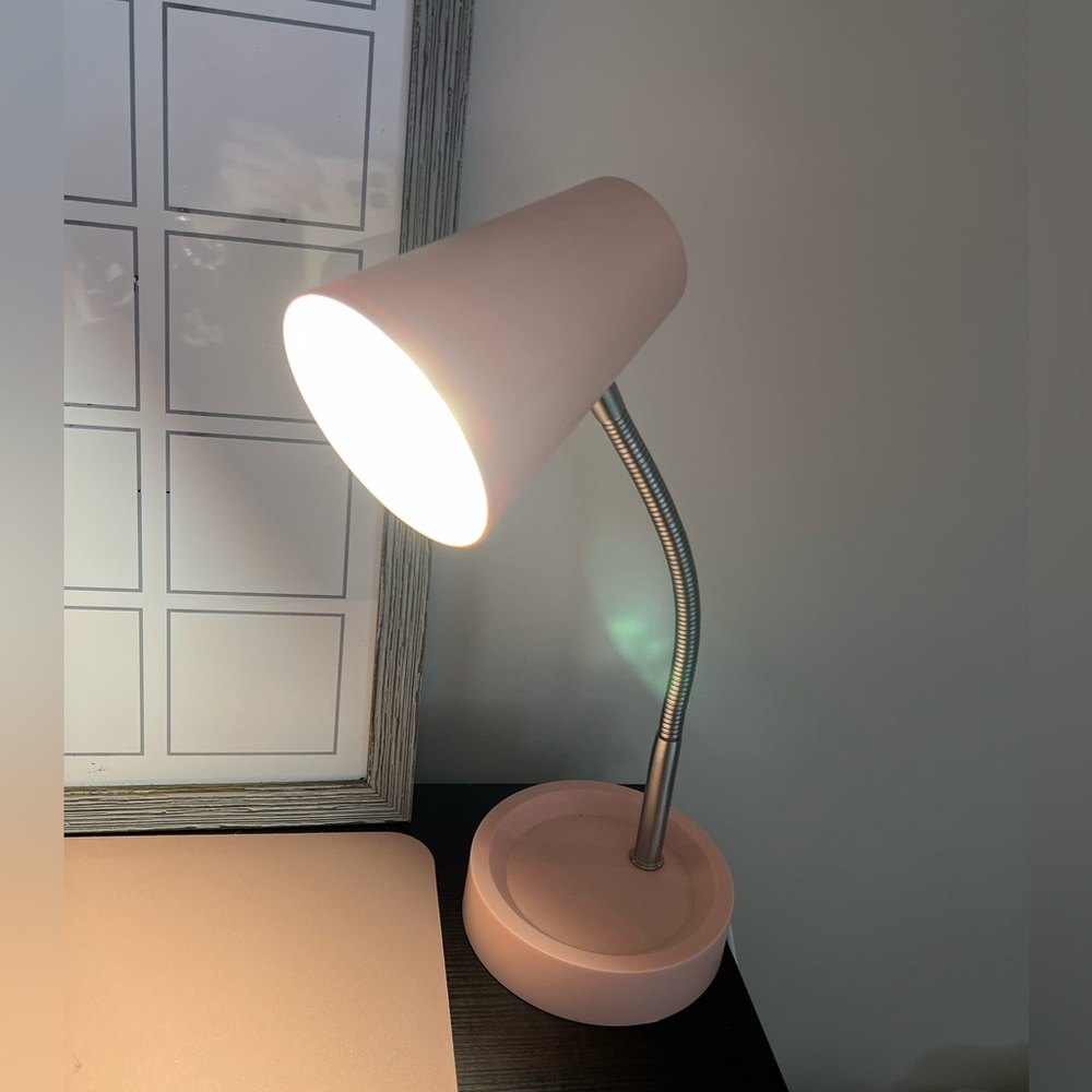 Lamp and desk mat